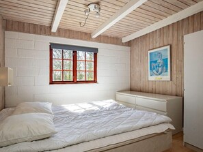 House | 3 bedrooms - 6 Person Holiday Home in Thyholm (Thyholm)