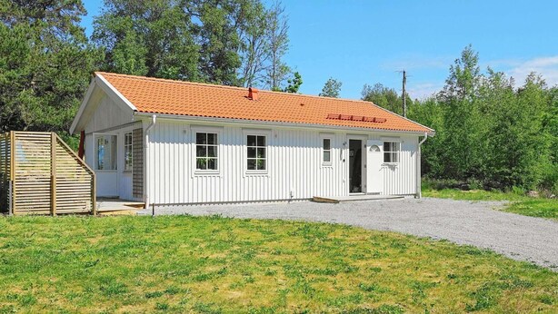 Exterior - Holiday Home in Ellös (Ellos)