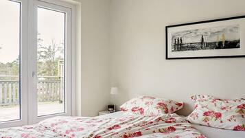 3 bedrooms, individually furnished, bed sheets