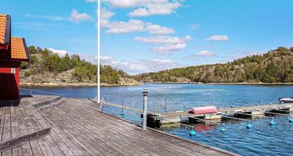 6 Person Holiday Home in Strömstad