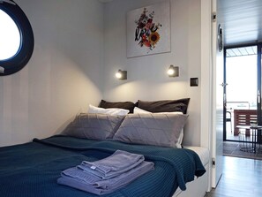 1 bedroom, individually furnished, bed sheets