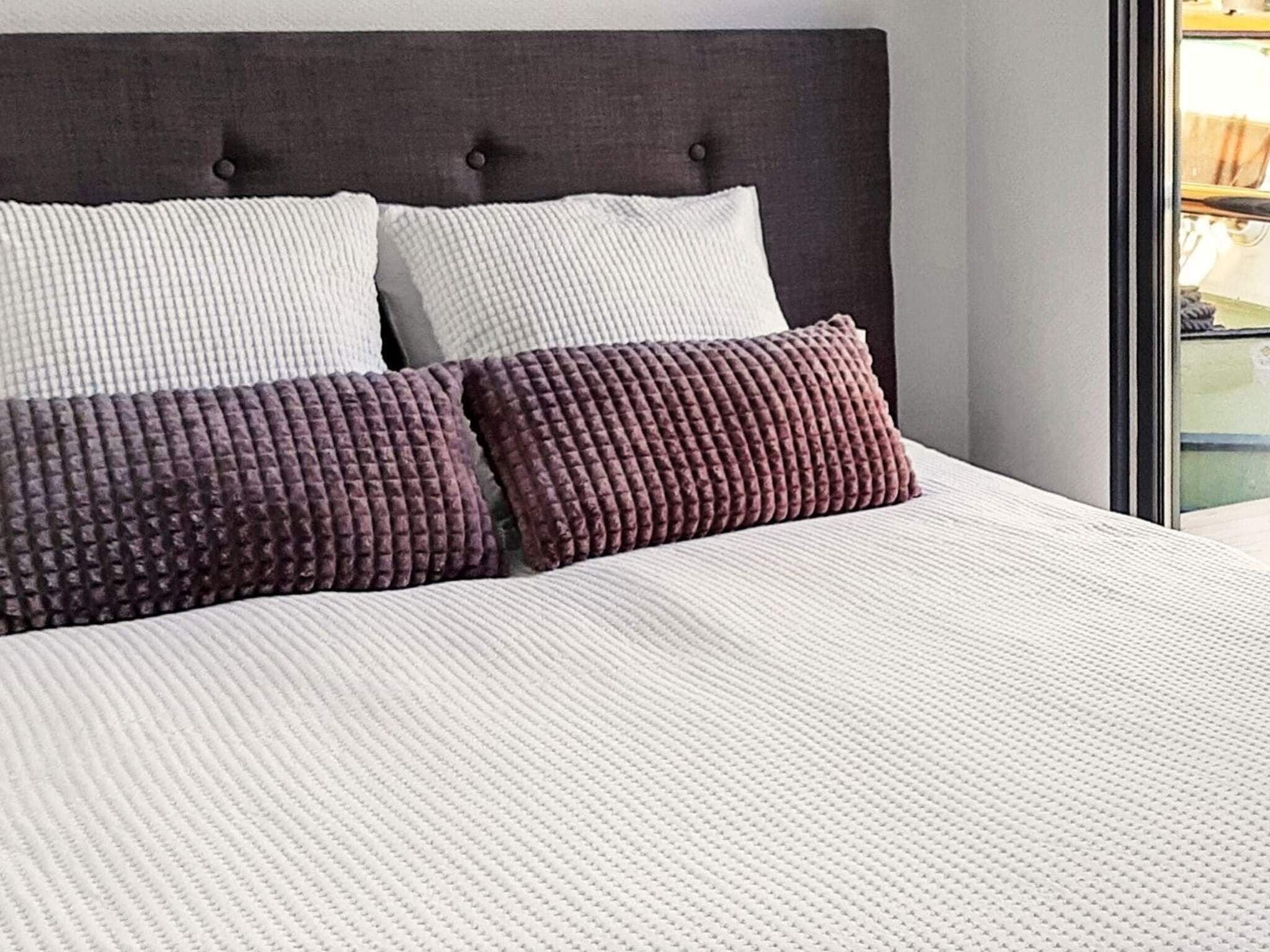 2 bedrooms, individually furnished, bed sheets