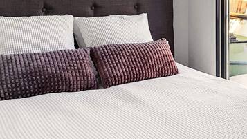 2 bedrooms, individually furnished, bed sheets