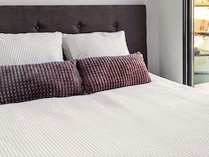 2 bedrooms, individually furnished, bed sheets