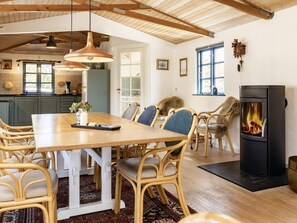 House | Dining - Holiday Home in Blåvand (Blavand)
