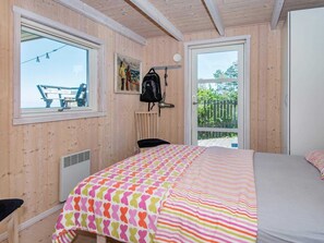 4 bedrooms, cribs/infant beds - Holiday Home in Glesborg (Glesborg)
