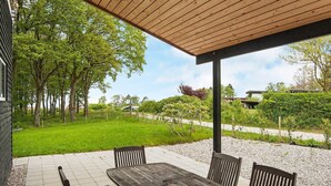 Balcony - Charming Holiday Home in Jutland With Terrace (Allingåbro)