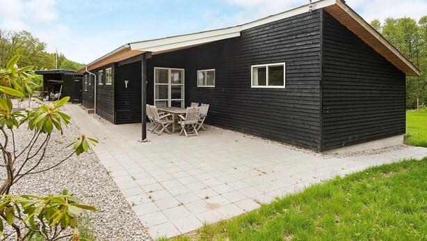 Exterior - Charming Holiday Home in Jutland With Terrace (Allingåbro)