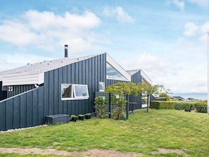 House | Water view