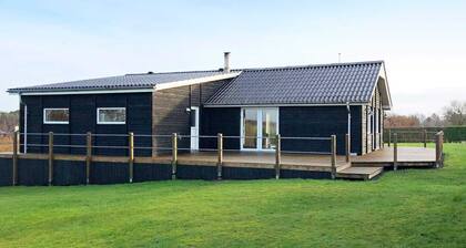 6 Person Holiday Home in Roslev