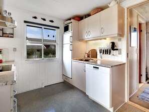 Private kitchen - 4 Person Holiday Home in Frostrup (Frøstrup)