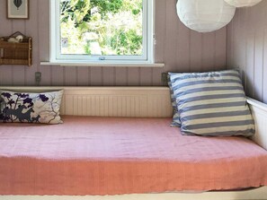 3 bedrooms, cribs/infant beds