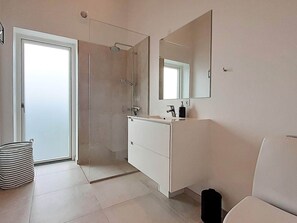 House | Bathroom