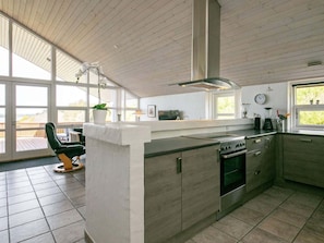 House | Private kitchen | High chair - Holiday Home in Skals (Skals)