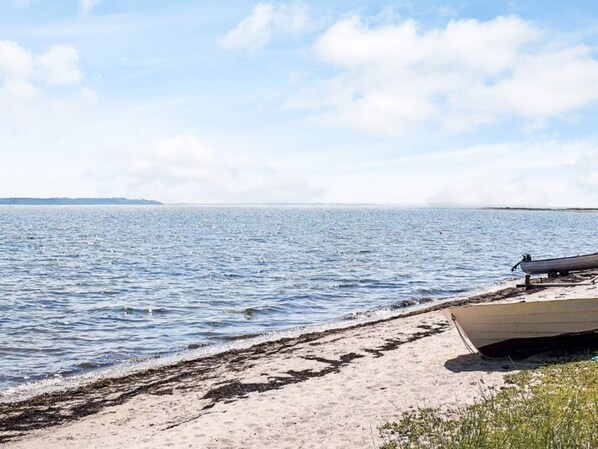 Hus | Utsikt mot vann