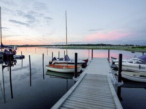 Hus | Utsikt mot vann