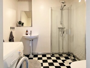 Buồng tắm vòi sen 