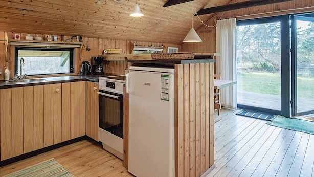 Private kitchen - 4 Person Holiday Home in Martofte (Martofte)