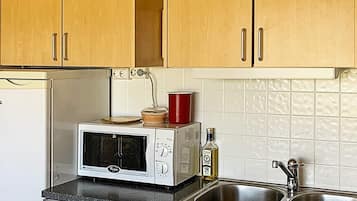 House | Private kitchen | Fridge, microwave, stovetop, dishwasher