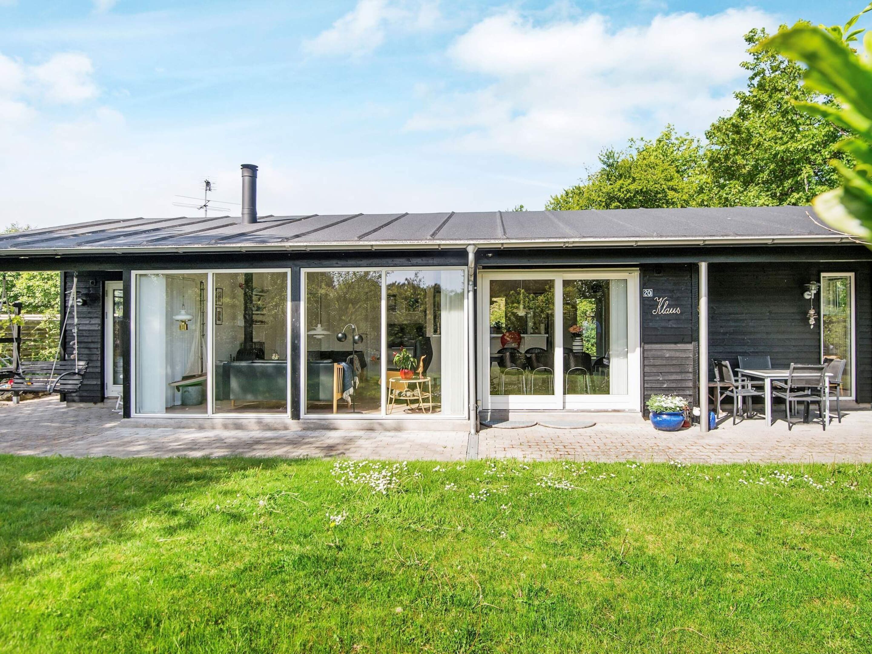 House | Outdoor dining