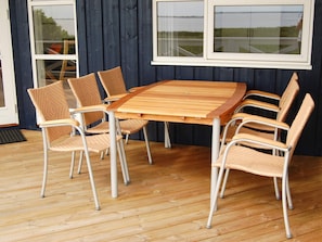 House | Outdoor dining