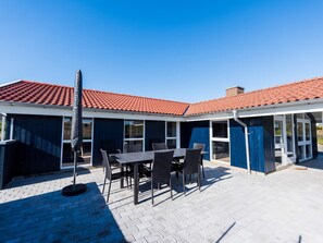 Exterior - 8 Person Holiday Home on a Holiday Park in Henne (Henne)