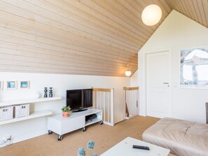 2 bedrooms, individually furnished - 6 Person Holiday Home on a Holiday Park in Nørre Nebel (Norre Nebel)