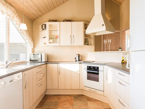 Tranquil Cottage With Spa and Sauna-by Traum