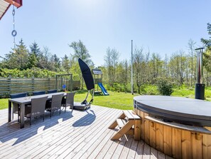 House | Outdoor dining - 6 Person Holiday Home in Henne (Henne)