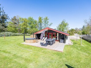 House | Exterior - 6 Person Holiday Home in Henne (Henne)