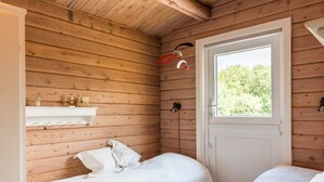 2 bedrooms, individually furnished - 3 Person Holiday Home on a Holiday Park in Fanø (Fano)