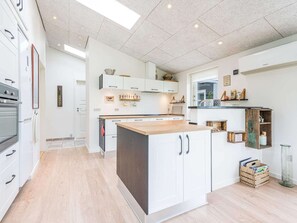 Private kitchen - 6 Person Holiday Home in Oksbol (Oksbol)