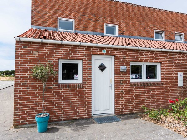 House | Exterior - 7 Person Holiday Home in Blavand (Blavand)