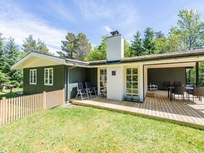 Outdoor dining - 6 Person Holiday Home in Norre Nebel (Norre Nebel)