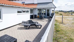House | Outdoor dining - 8 Person Holiday Home in Hvide Sande (Hvide Sande)