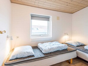 4 bedrooms - 8 Person Holiday Home in Hvide Sande (Hvide Sande)