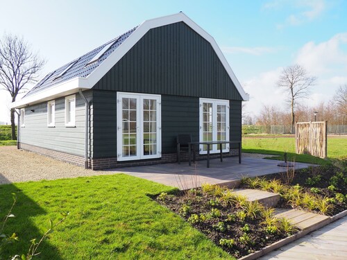Holiday Home Built in Zaanse Style, Near Alkmaar