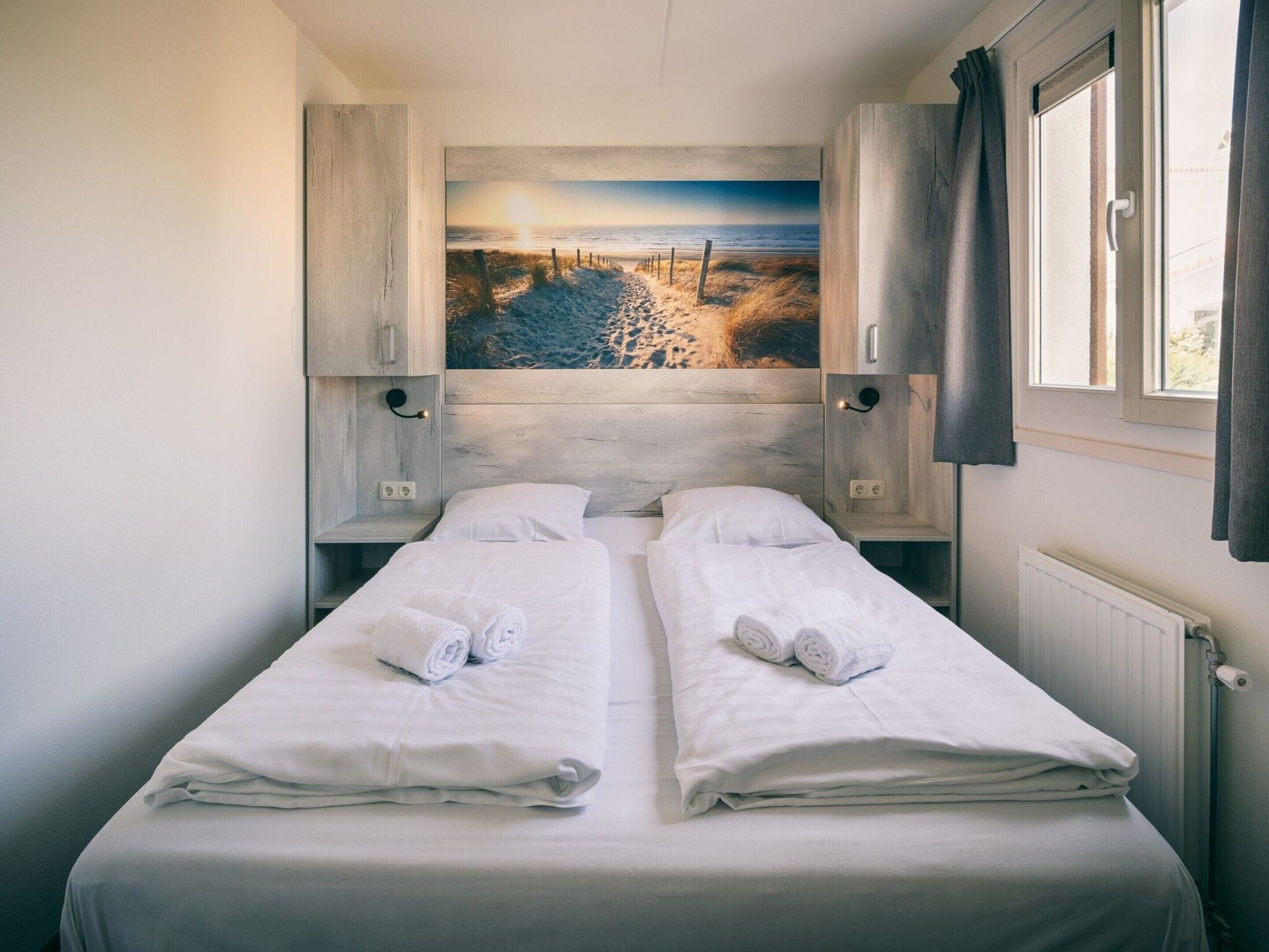 Nhà | 3 phòng ngủ, trang bị nội thất với thiết kế riêng biệt, bộ trải giường 