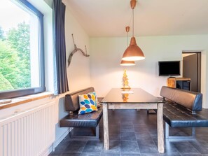 Apartment | Dining - Holiday Flat Zugspitze Arena Ski Slopes (Bichlbach)