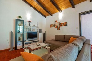 Living room - Holiday House With Pool and Spacious Garden for up to 8 Persons (Sveti Lovrec)