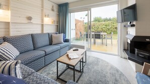 Living room - Renovated Bungalow With Fireplace, Beach at 600m (Zandvoort)