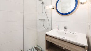 Bathroom - Renovated Bungalow With Fireplace, Beach at 600 m (Zandvoort)