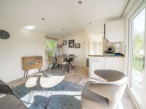 Chalet | Living room - Chalet by Veluwemeer With Water Sports (Biddinghuizen)