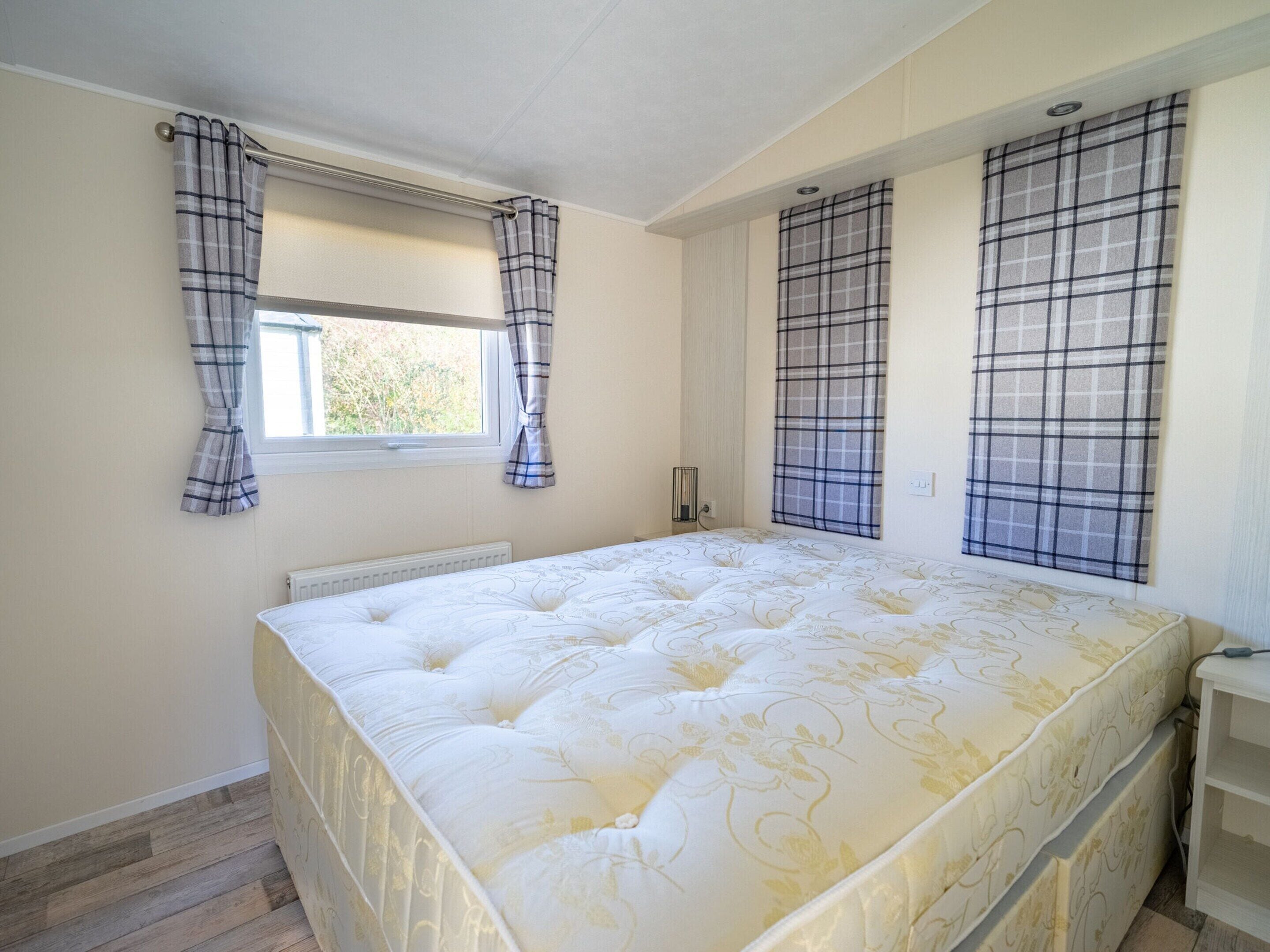 Chalet | 2 bedrooms, individually furnished, bed sheets