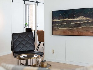 Living room - Spacious Apartment in Den Haag near Sea Beach (The Hague)