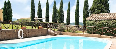 Casa | Piscina | Una piscina al aire libre