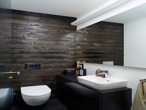 Shower, towels