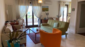 Apartment | Living room