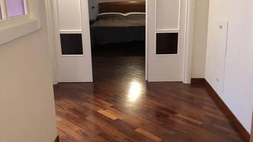 3 bedrooms, bed sheets