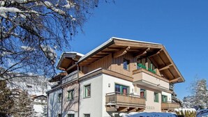 Unclassified image, 3 of 39, button - Holiday Home Julia (Brixen im Thale)